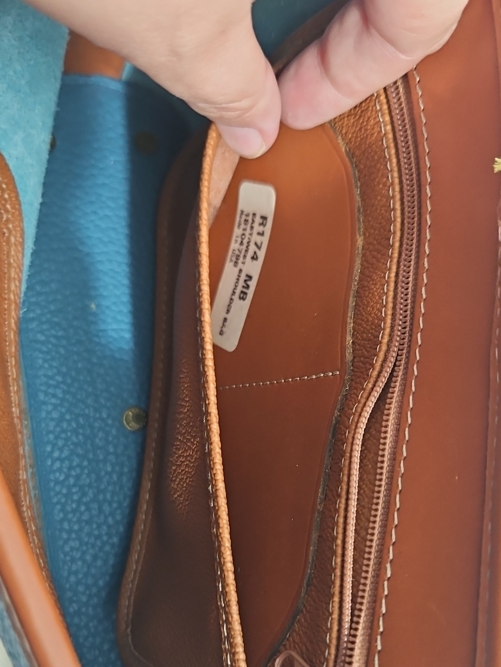 Vintage Dooney & Bourke East West Shoulder Bag Blue Pebbled Leather Tan Trim R17 - Picture 9 of 13